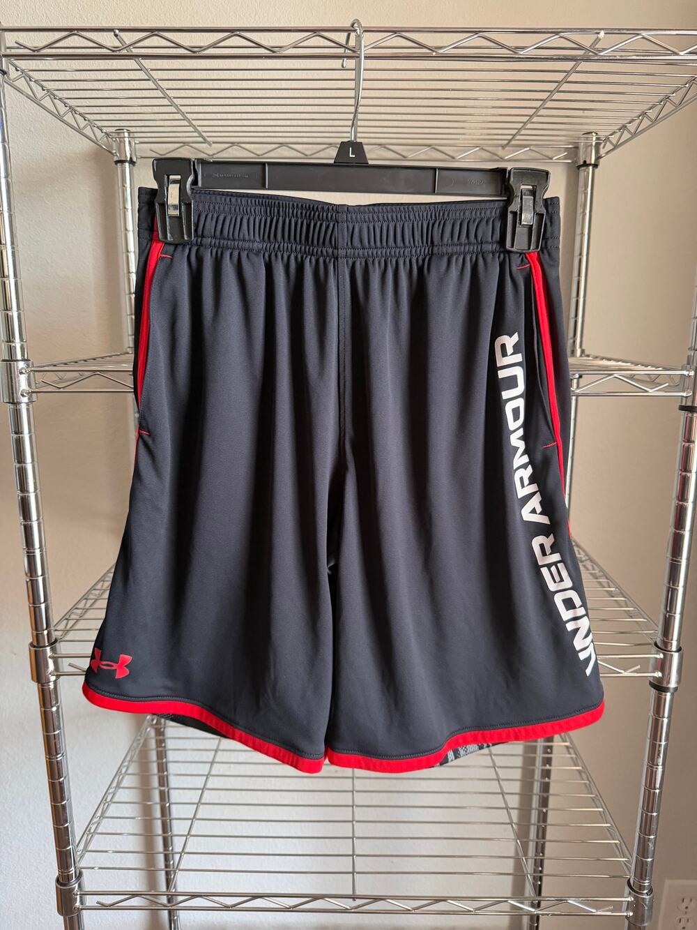 Under Armour Boys Loose Fit Athletic YLG Shorts